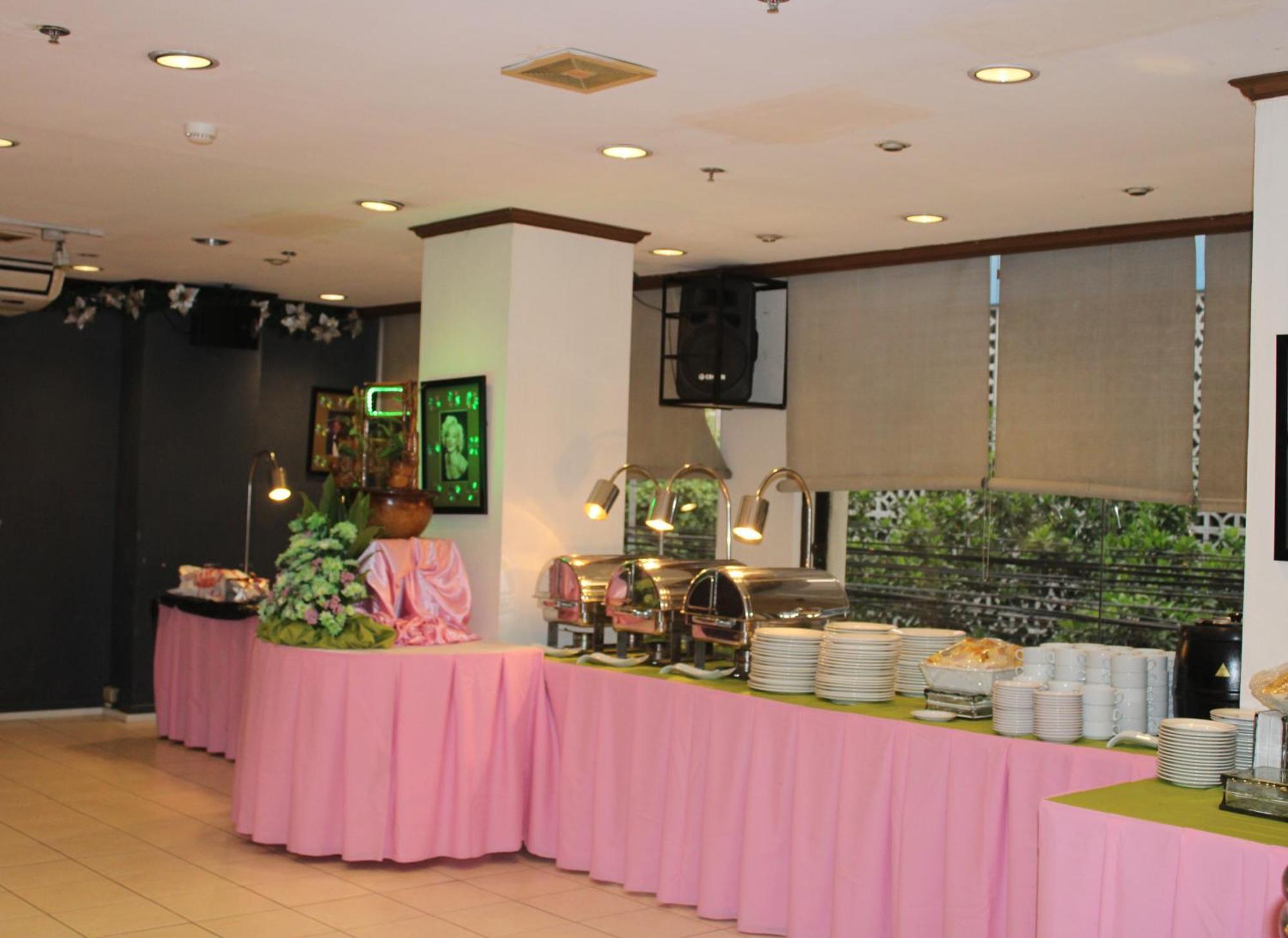Rosas Garden Hotel Manila Bagian luar foto