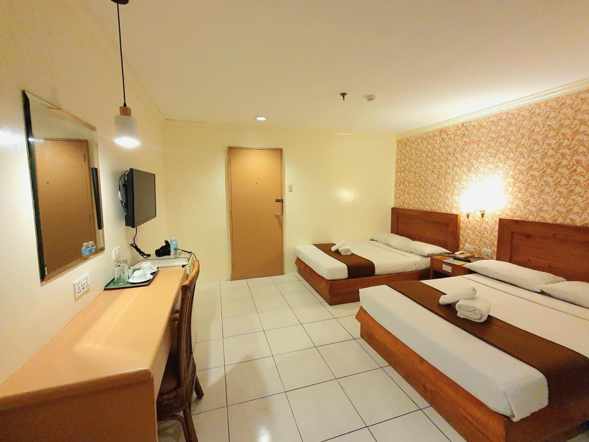 Rosas Garden Hotel Manila Bagian luar foto