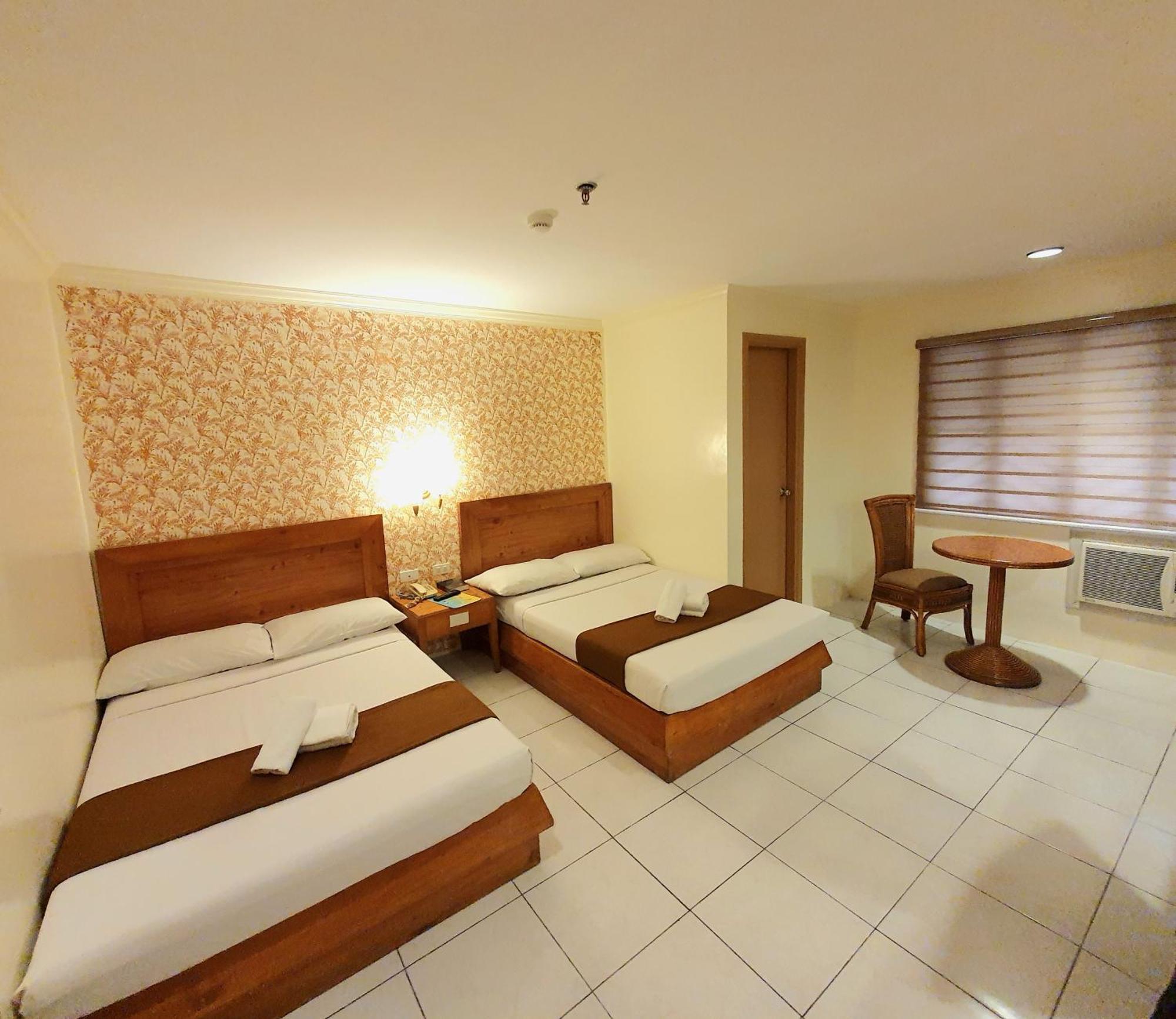 Rosas Garden Hotel Manila Bagian luar foto