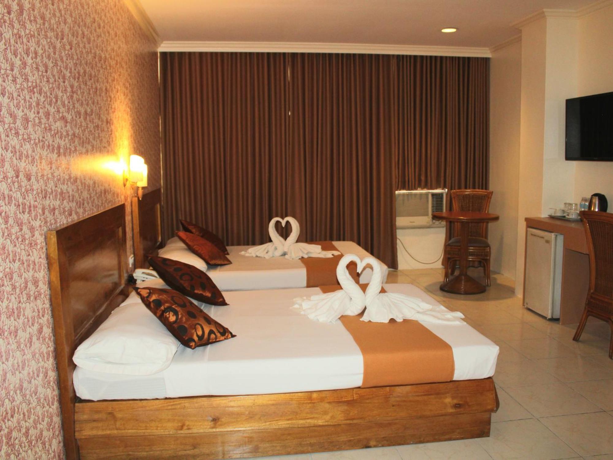 Rosas Garden Hotel Manila Bagian luar foto