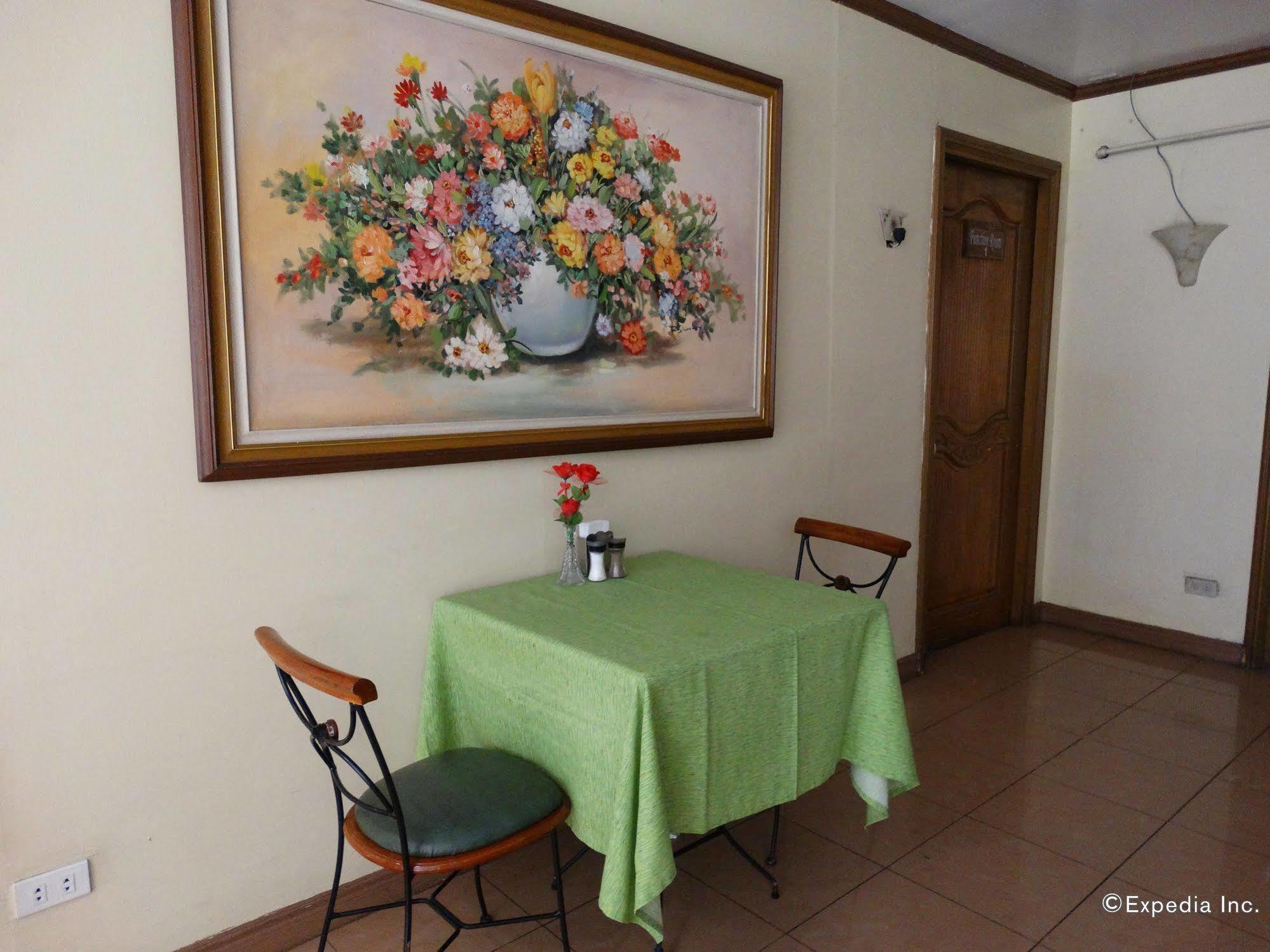 Rosas Garden Hotel Manila Bagian luar foto