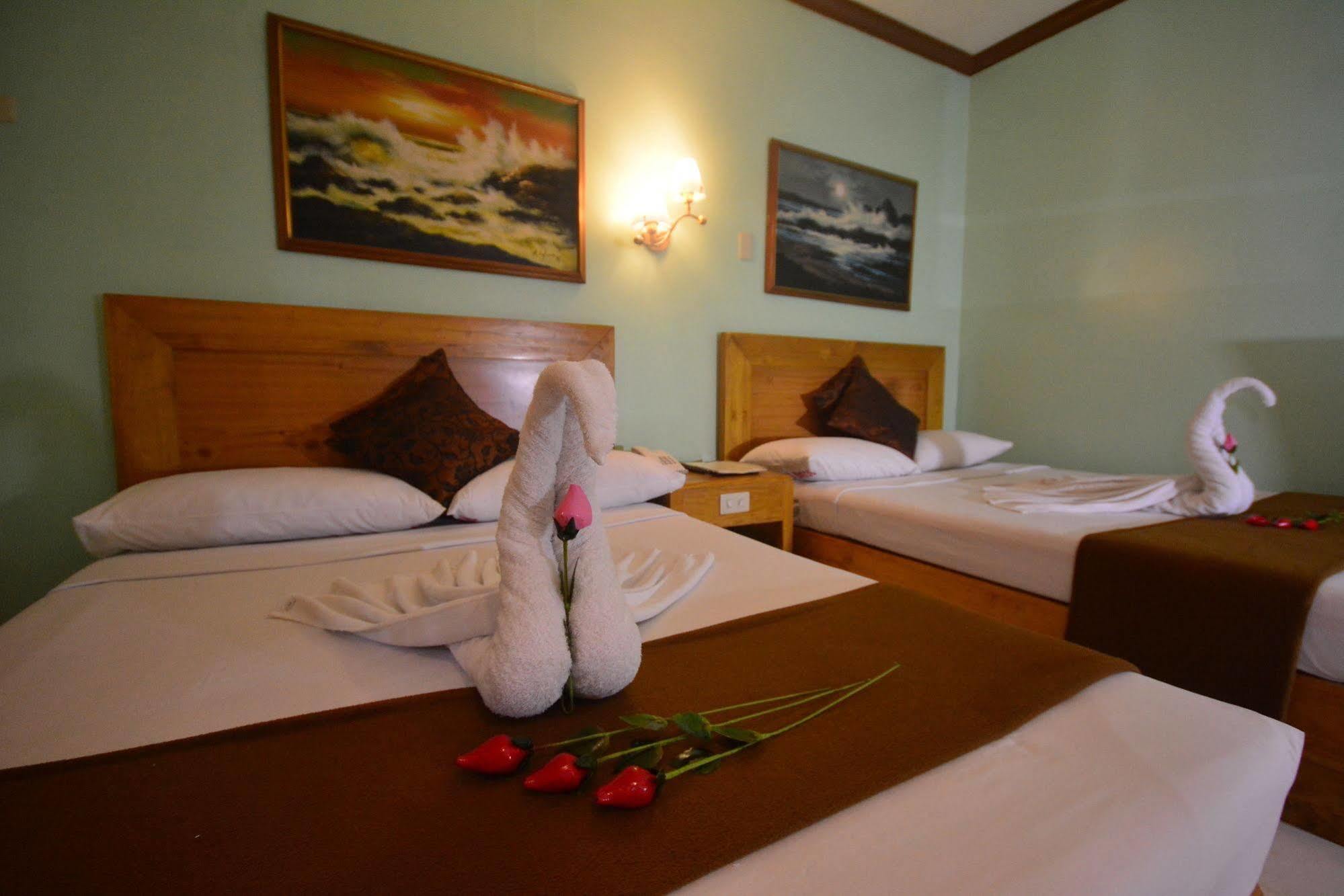 Rosas Garden Hotel Manila Bagian luar foto